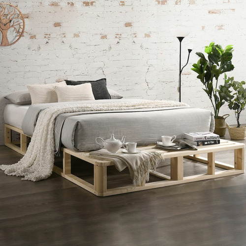 Wooden pallet deals bed base